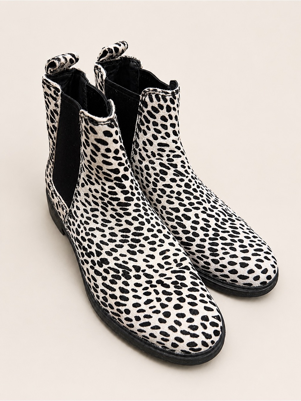Clarks Collection Animal Print Chelsea Ankle Boots Size 9